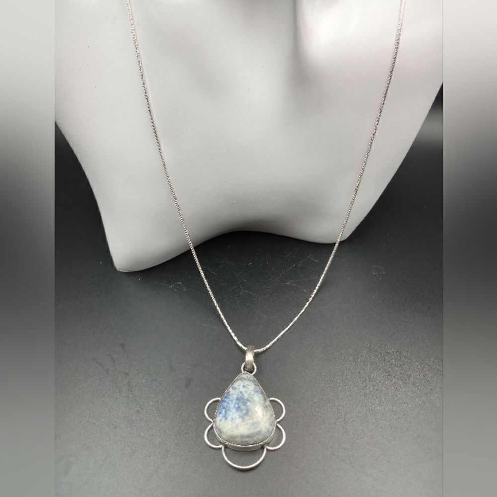 Earth's turquoise sterling silver necklace N331